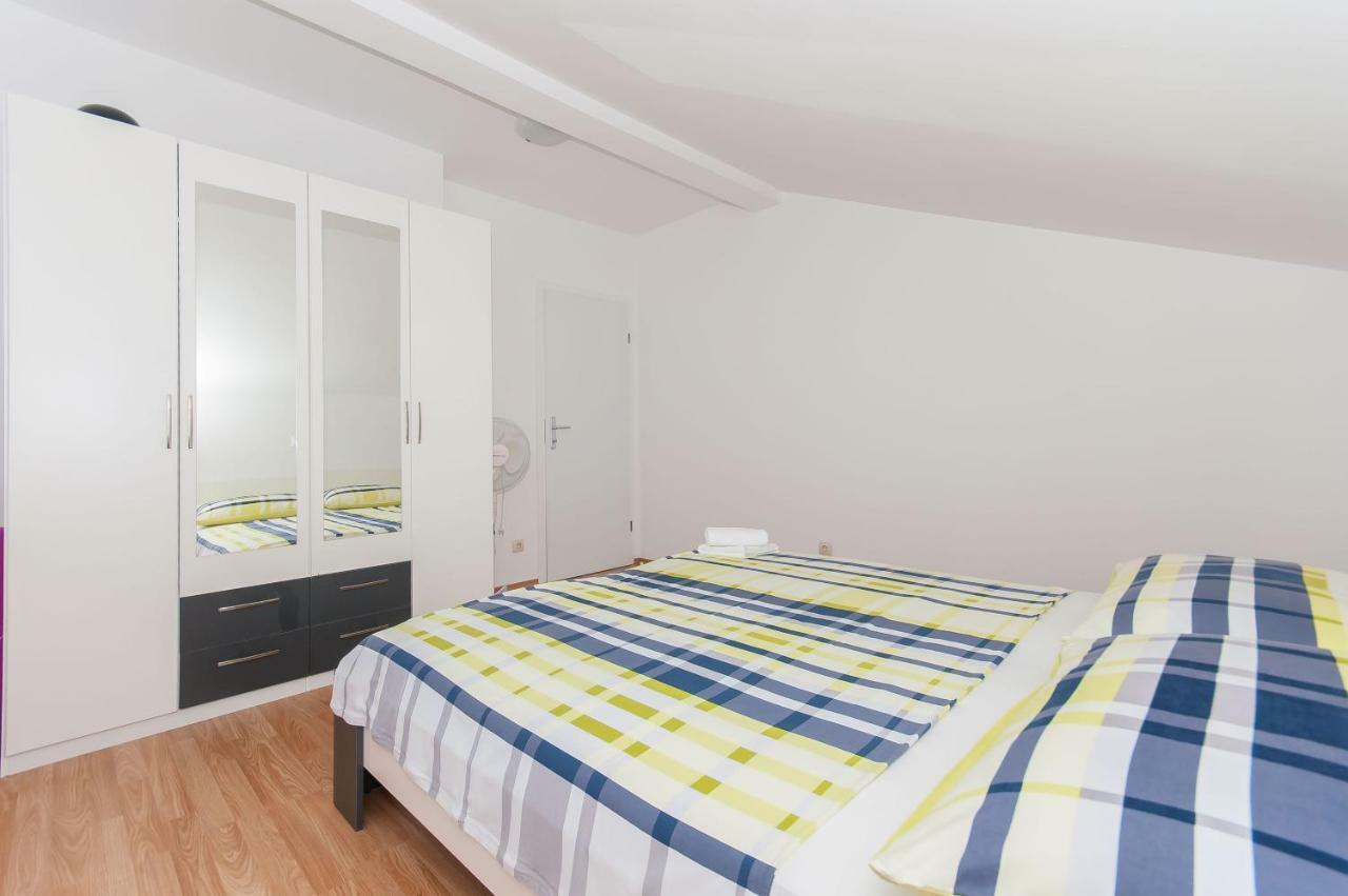 Modern Apartment Duće Екстериор снимка