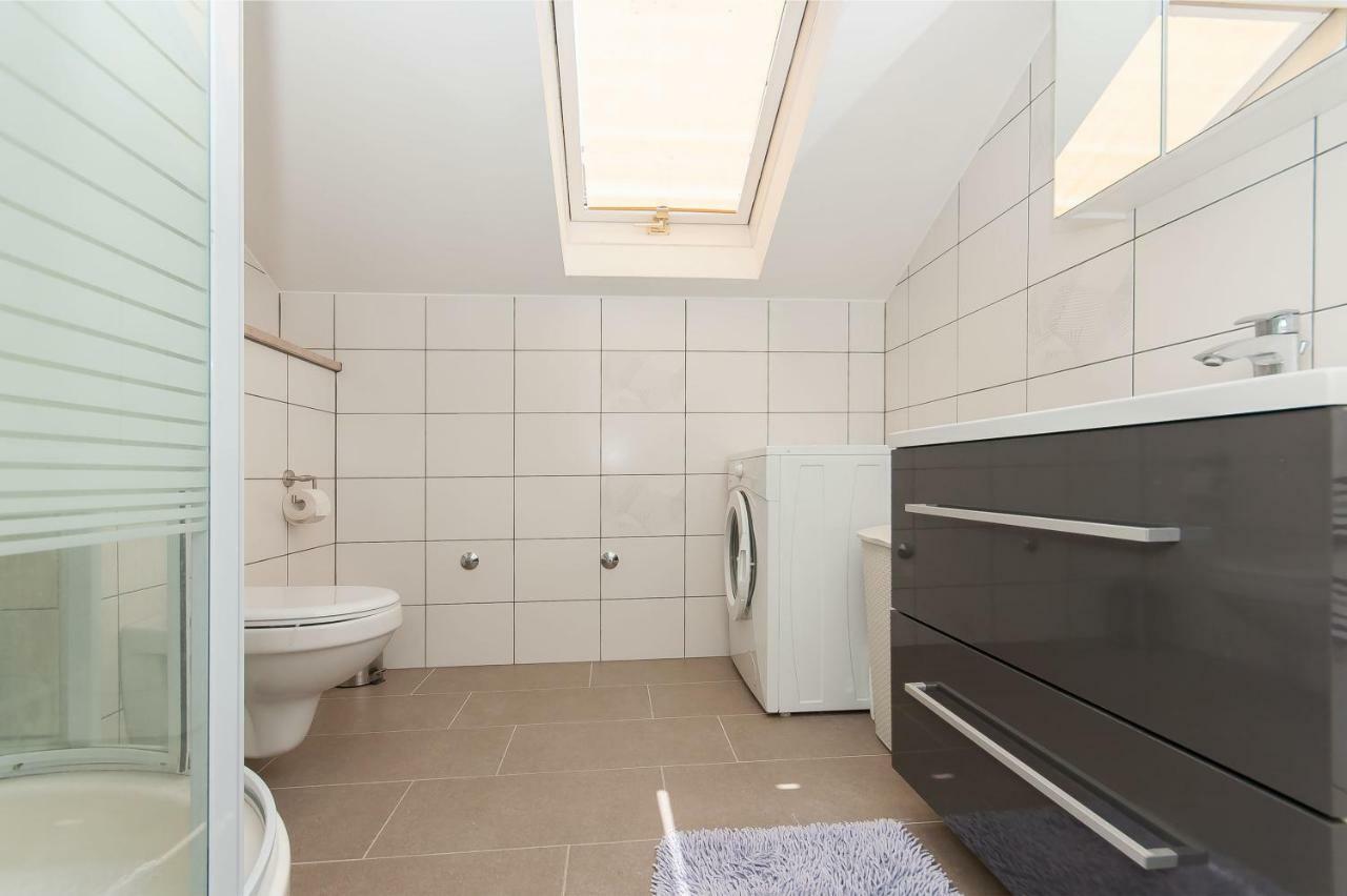 Modern Apartment Duće Екстериор снимка
