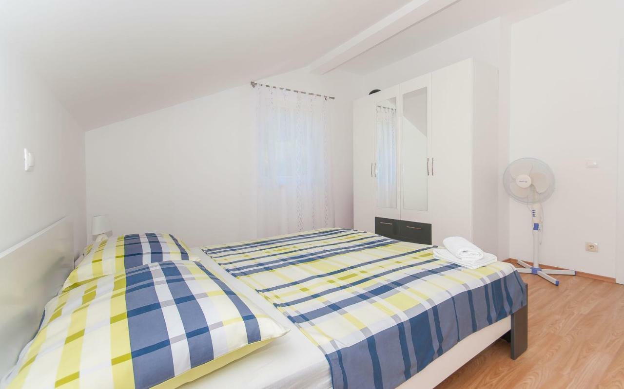 Modern Apartment Duće Екстериор снимка