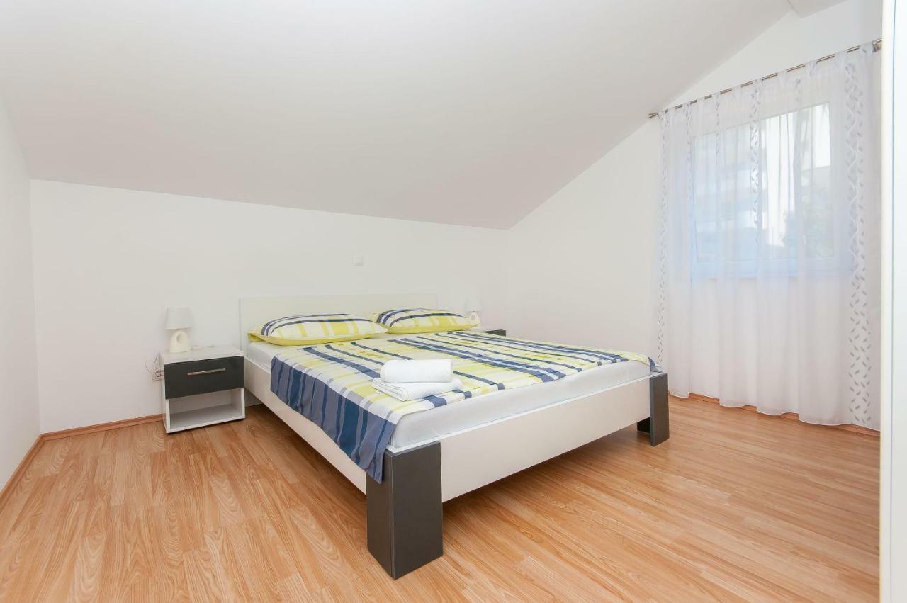 Modern Apartment Duće Екстериор снимка