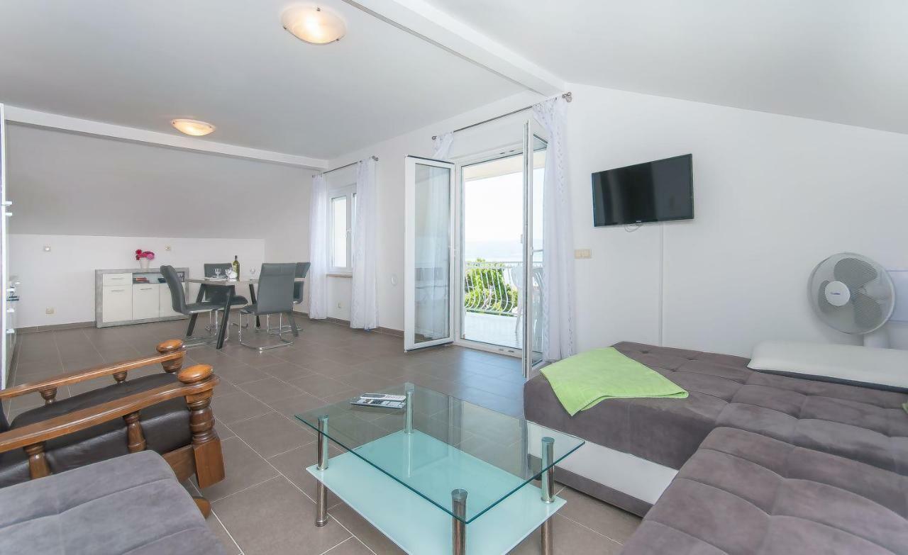 Modern Apartment Duće Екстериор снимка