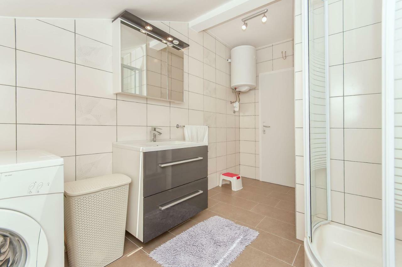 Modern Apartment Duće Екстериор снимка